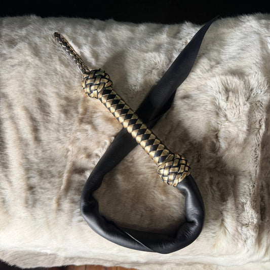 Goldfinger | Black Cowhide Dragon Tail